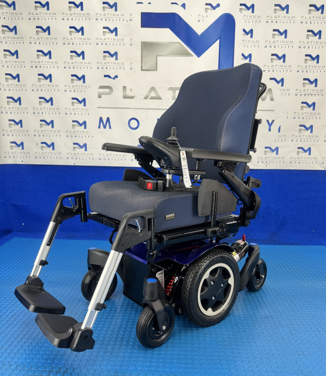 2025 Sunrise Quickie Q300M Mini Powerchair 4 mph Riser Electric Wheelchair 2314