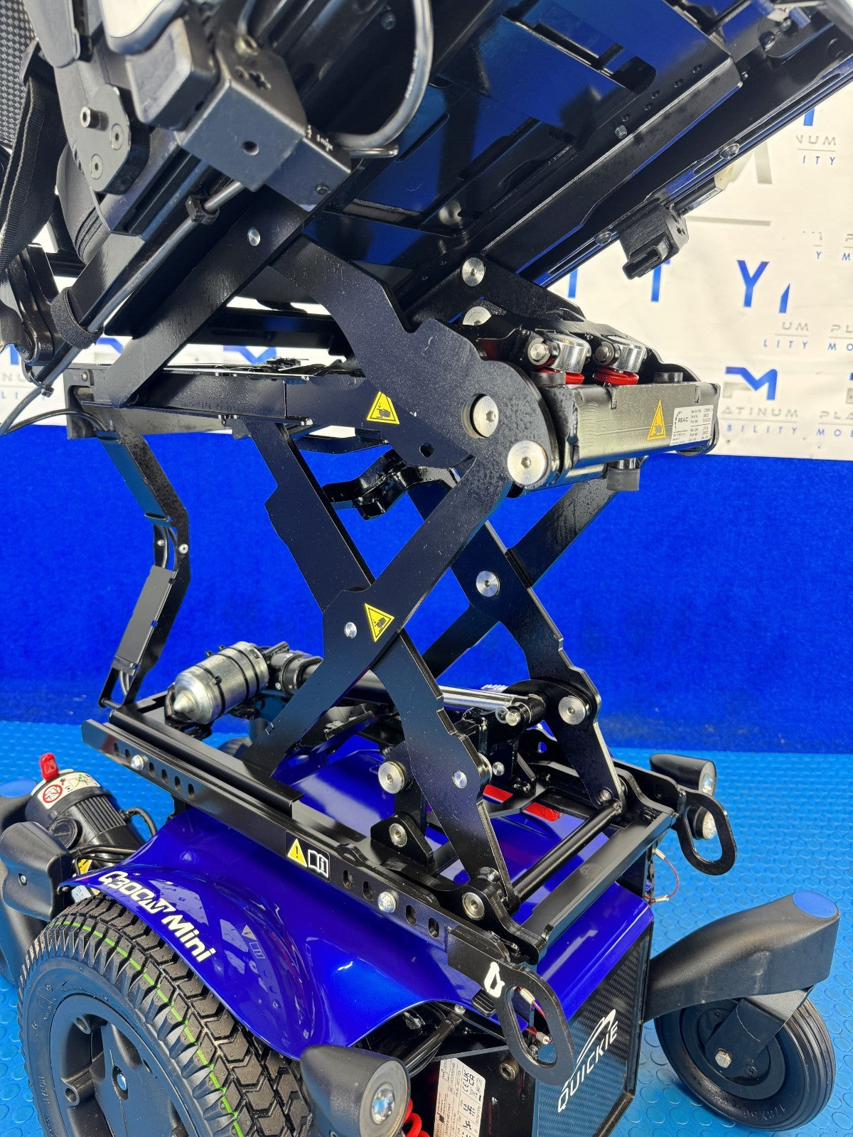 Sunrise Quickie Q300M Powerchair 6 mph Riser, Tilt Electric Wheelchair 2925