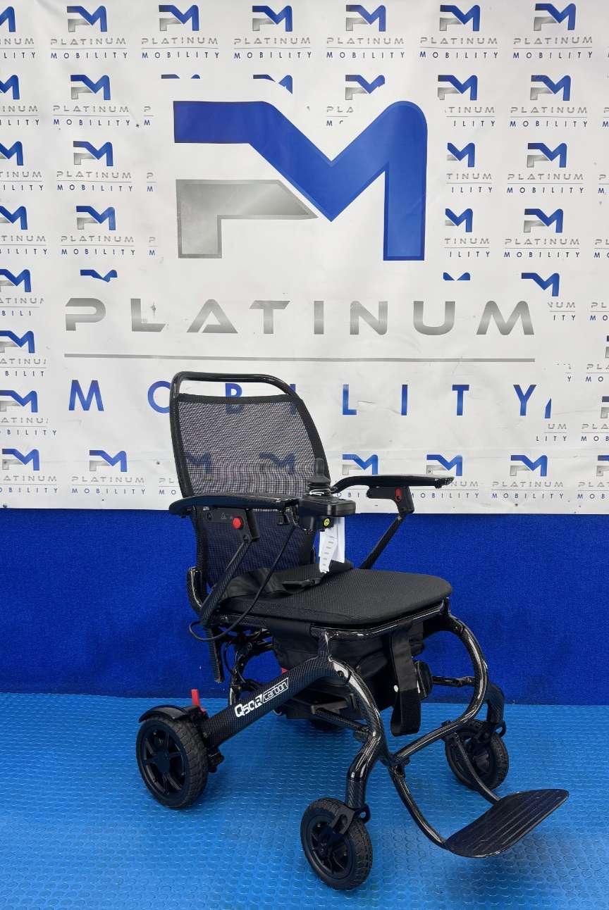 QUICKIE Q50 R LIGHTWEIGHT CARBON FIBRE POWERCHAIR SCOOTER FOLDING 4MPH 2813