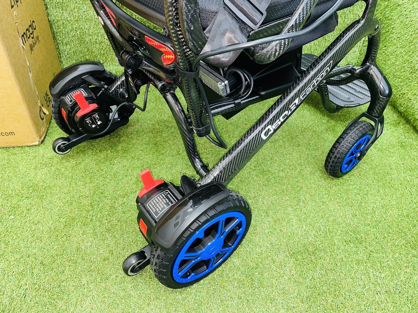 QUICKIE Q50 R LIGHTWEIGHT CARBON FIBRE ELECTRIC POWERCHAIR SCOOTER FOLDING 4MPH