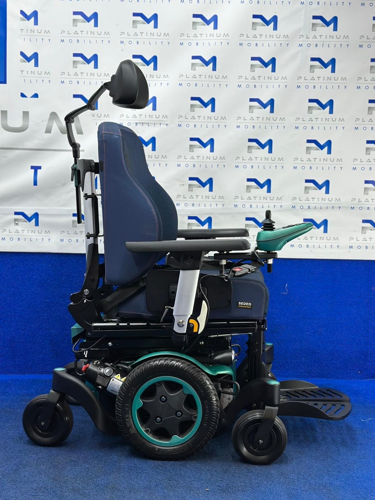 CUSTOM Sunrise Quickie Q500 M Powerchair – 6mph Riser Electric Wheelchair (1555)