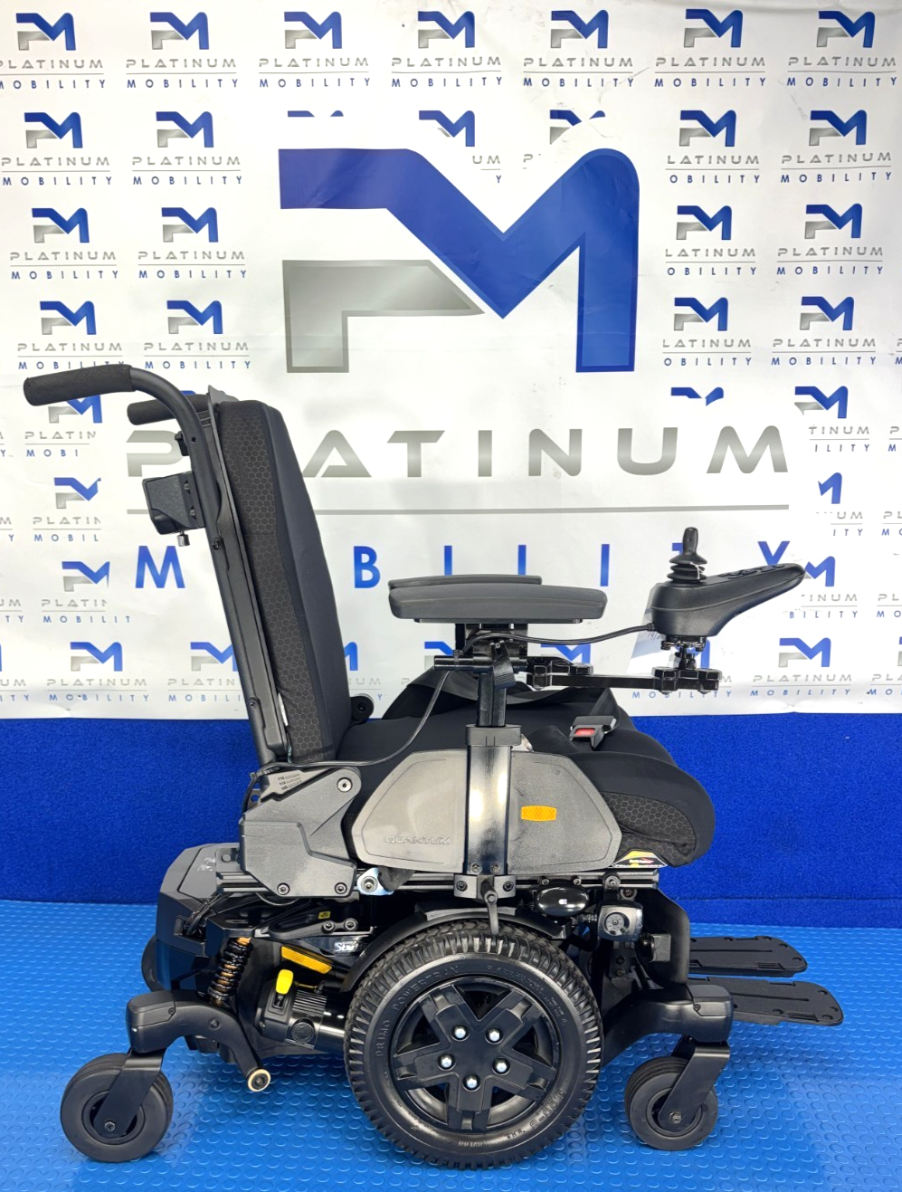 PRIDE STRETTO EDGE 3 POWERCHAIR 6MPH NEW BATTERIES, SOLID TYRES 2959