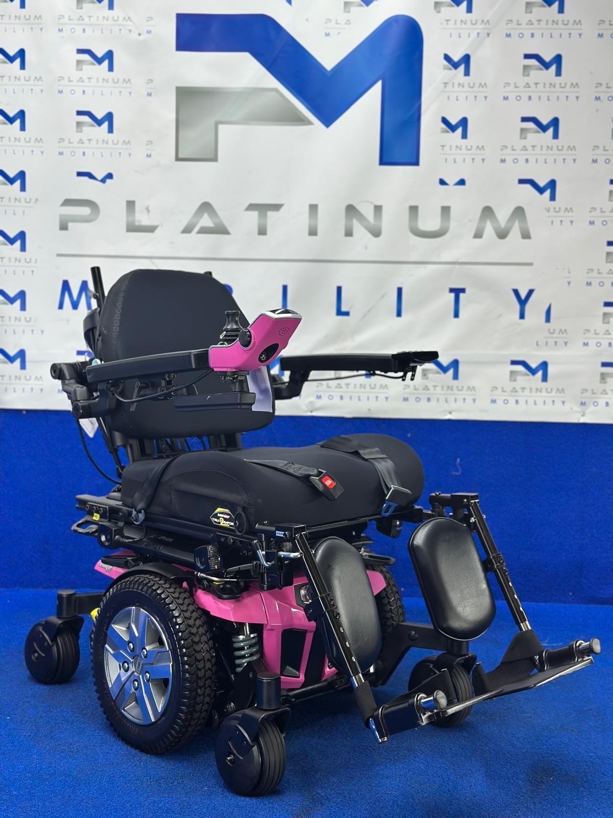 PRIDE QUANTUM Q6 EDGE 2.0 i-LEVEL 6 MPH ELECTRIC MOBILITY POWERCHAIR 1650