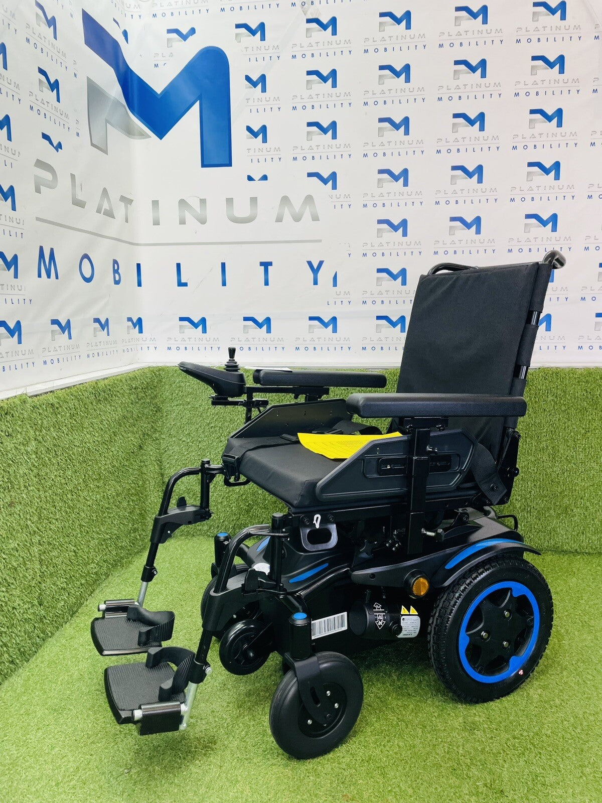 2021 Quickie Q100 R with Standard Seating Powerchair Electric Wheelchair