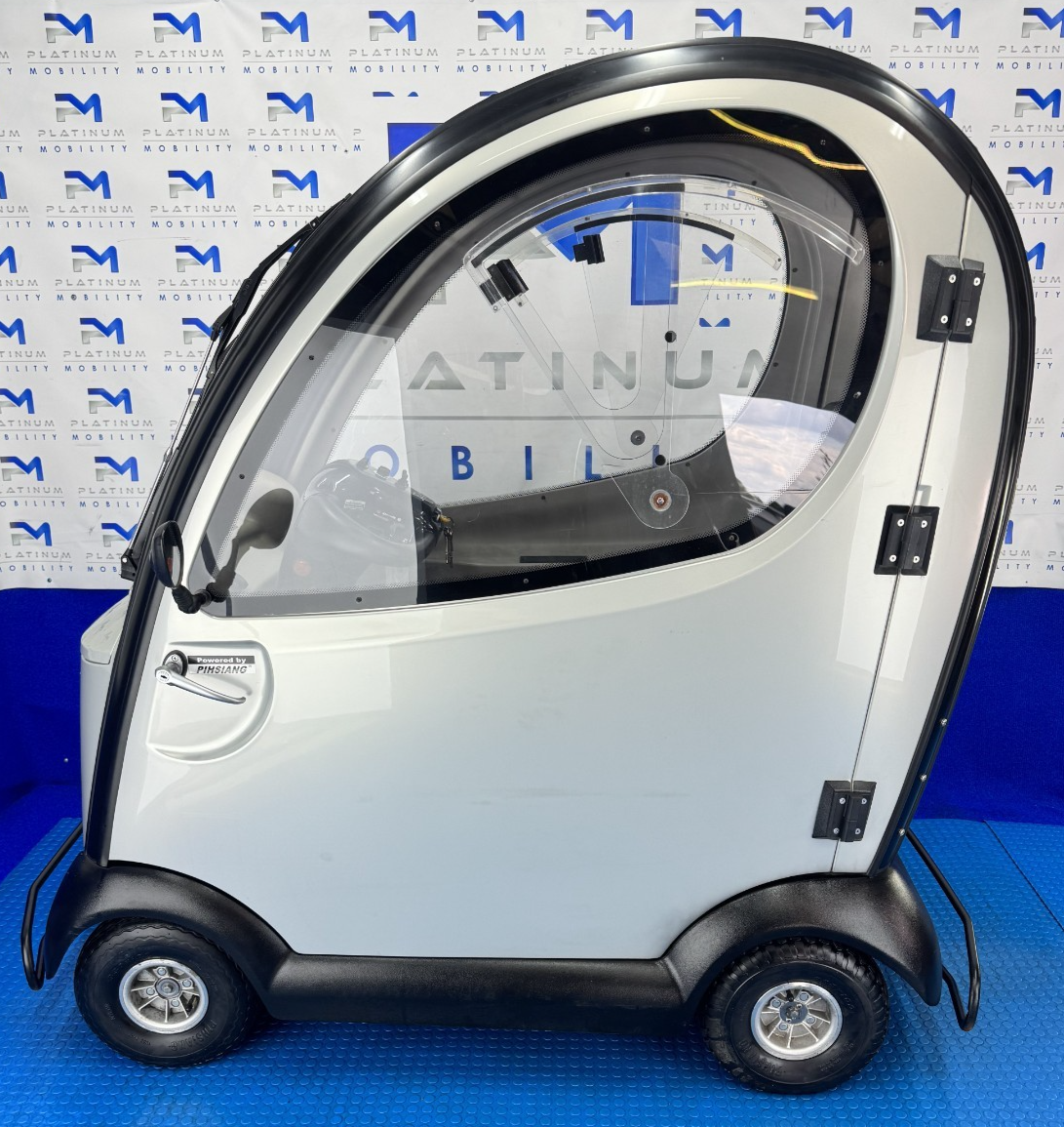 Shoprider Traveso All Weather Cabincar Mobility Scooter 8mph 2297