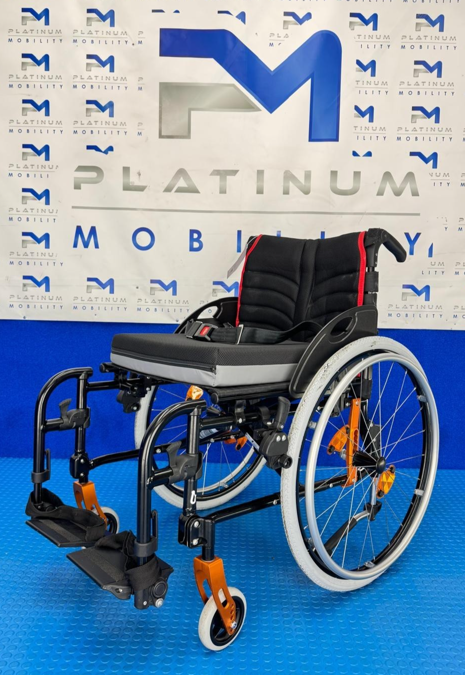 SUNRISE QUICKIE LIFE R 17x17 MANUAL WHEELCHAIR LIGHTWEIGHT ACTIVE 2176