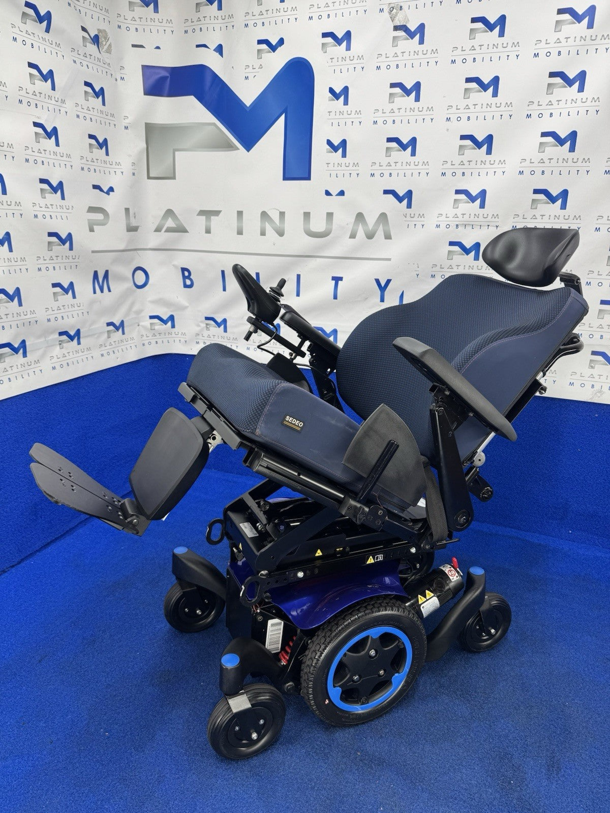 Quickie Q300 M Mini Powerchair 4 mph Riser Electric Wheelchair by Sunrise (1374)