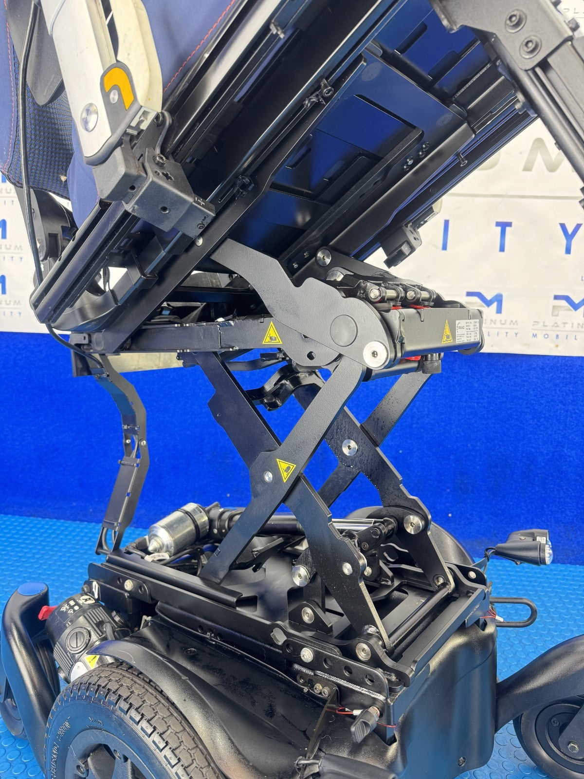 SUNRISE QUICKIE Q500M 6MPH ELECTRIC WHEELCHAIR TILT AND RISER POWERCHAIR 2239