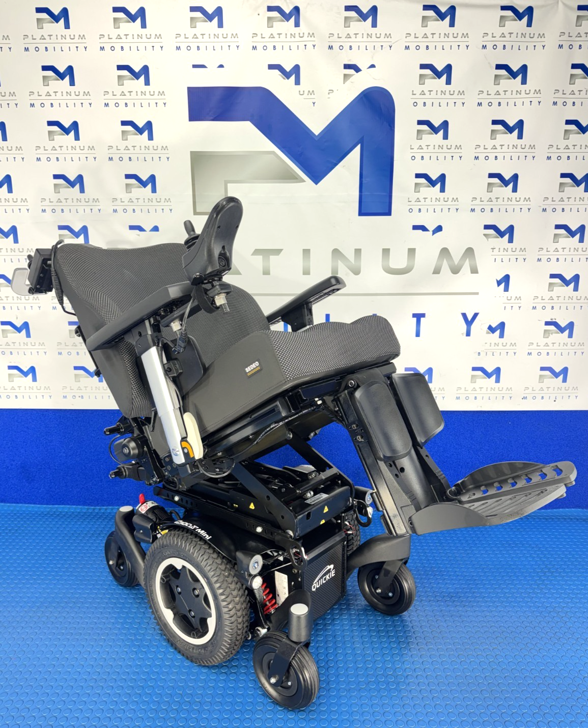 Sunrise Quickie Q300M Powerchair 6 mph Riser, Tilt, Electric Legs, Recline 4129