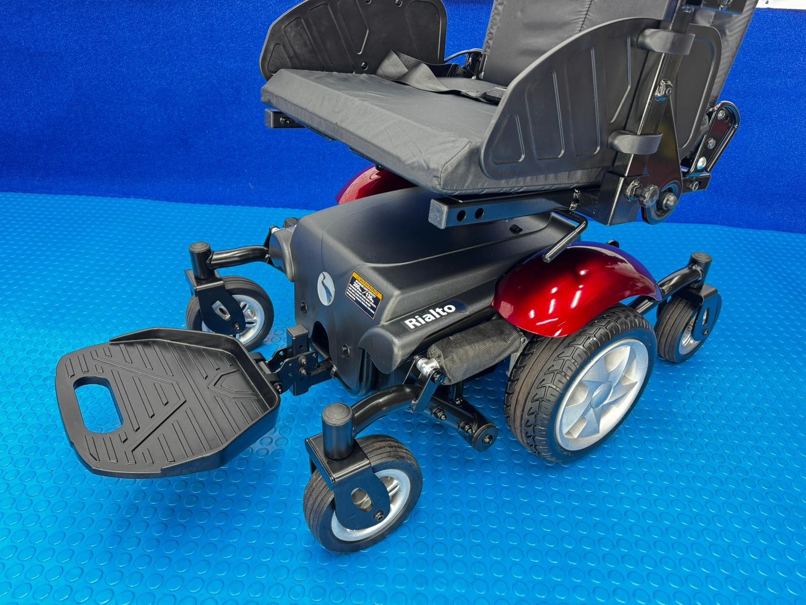 Rascal Rialto Small Electric Wheelchair 4MPH Powerchair Tight Turning 1626