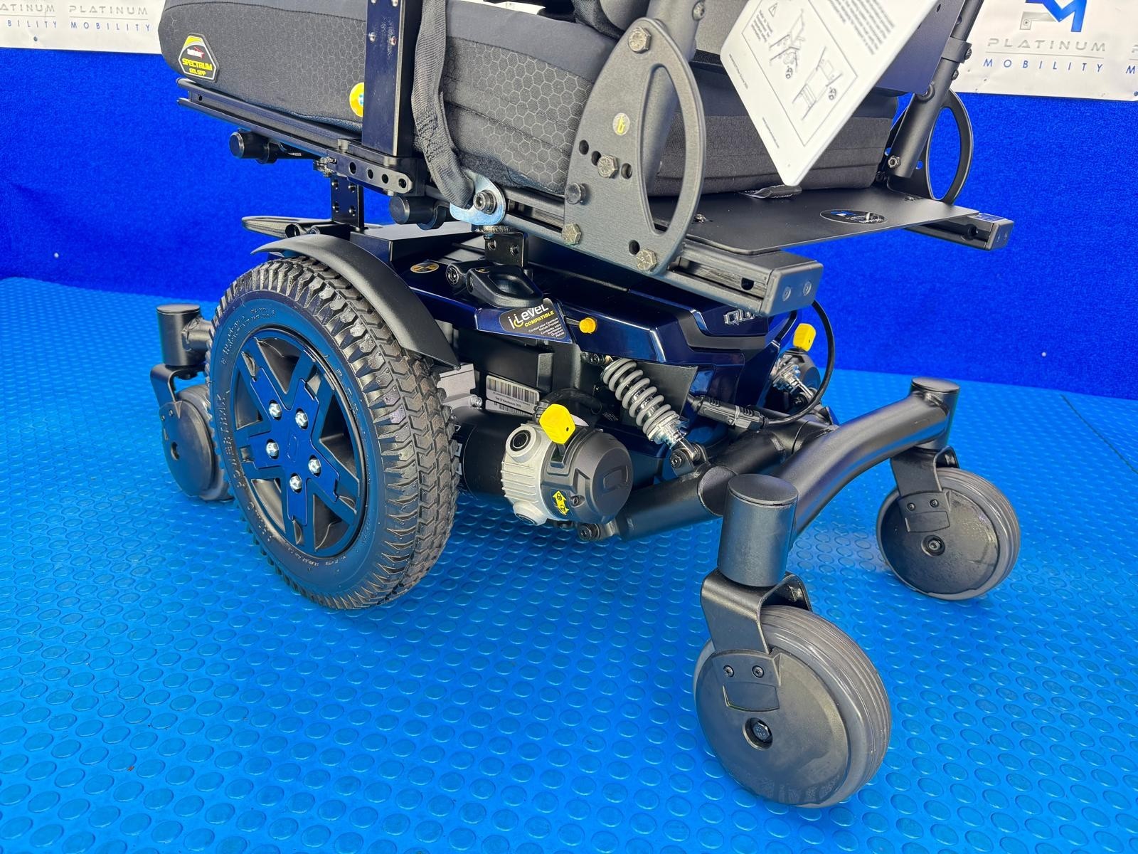 Quantum Q6 Edge HD Electric Powerchair 4mph Heavy Duty 32st Mid Wheel Ref 1991