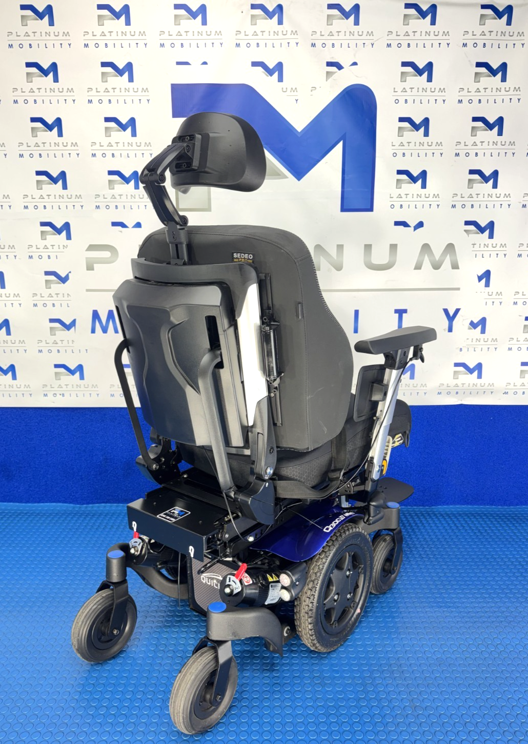 2025 Sunrise Quickie Q300M 6 mph Riser, Tilt, Manual Recline Powerchair 2912