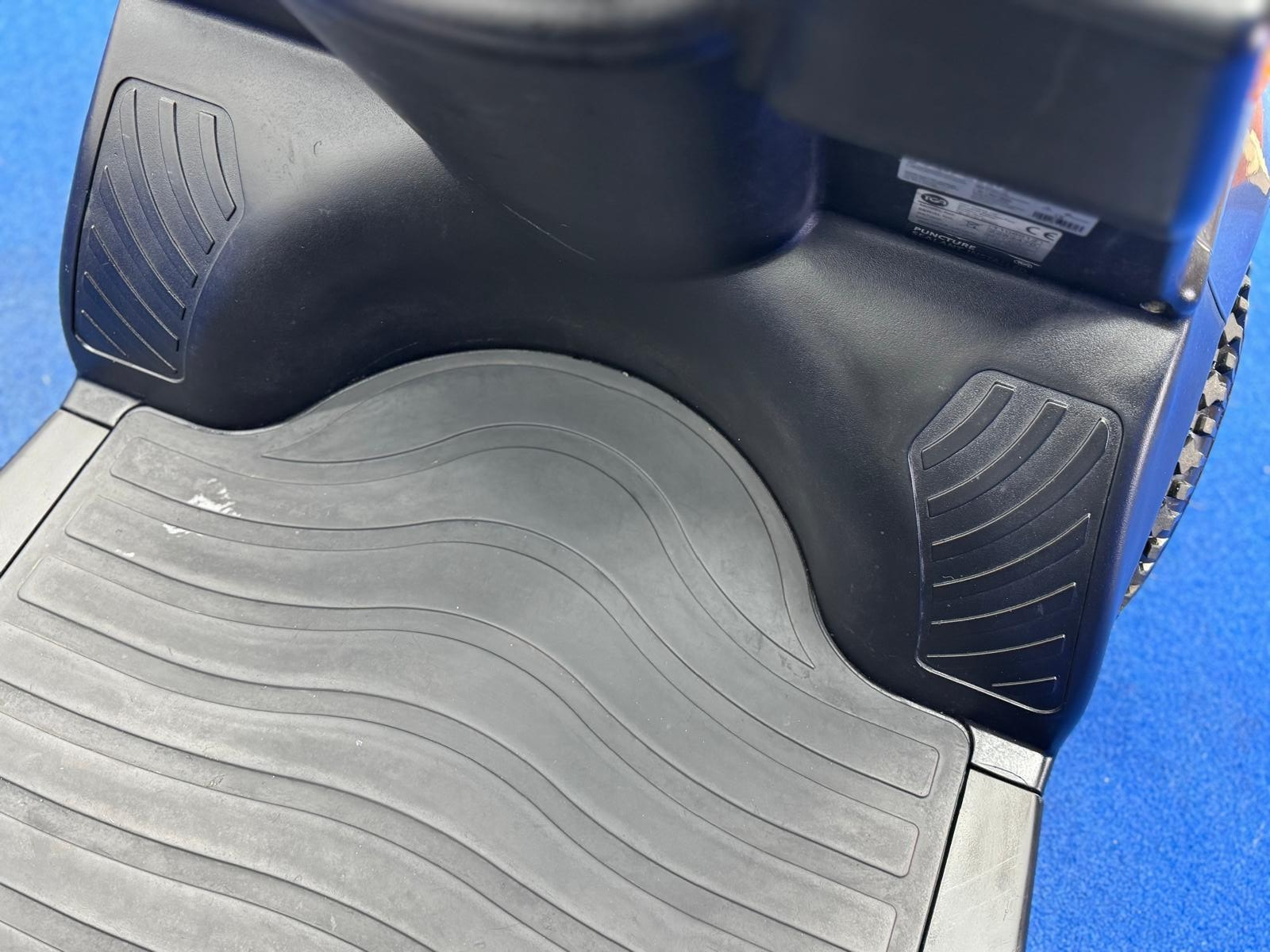 2022 TGA Breeze S4 8MPH All Terrain Mobility Scooter Immaculate Condition 1800