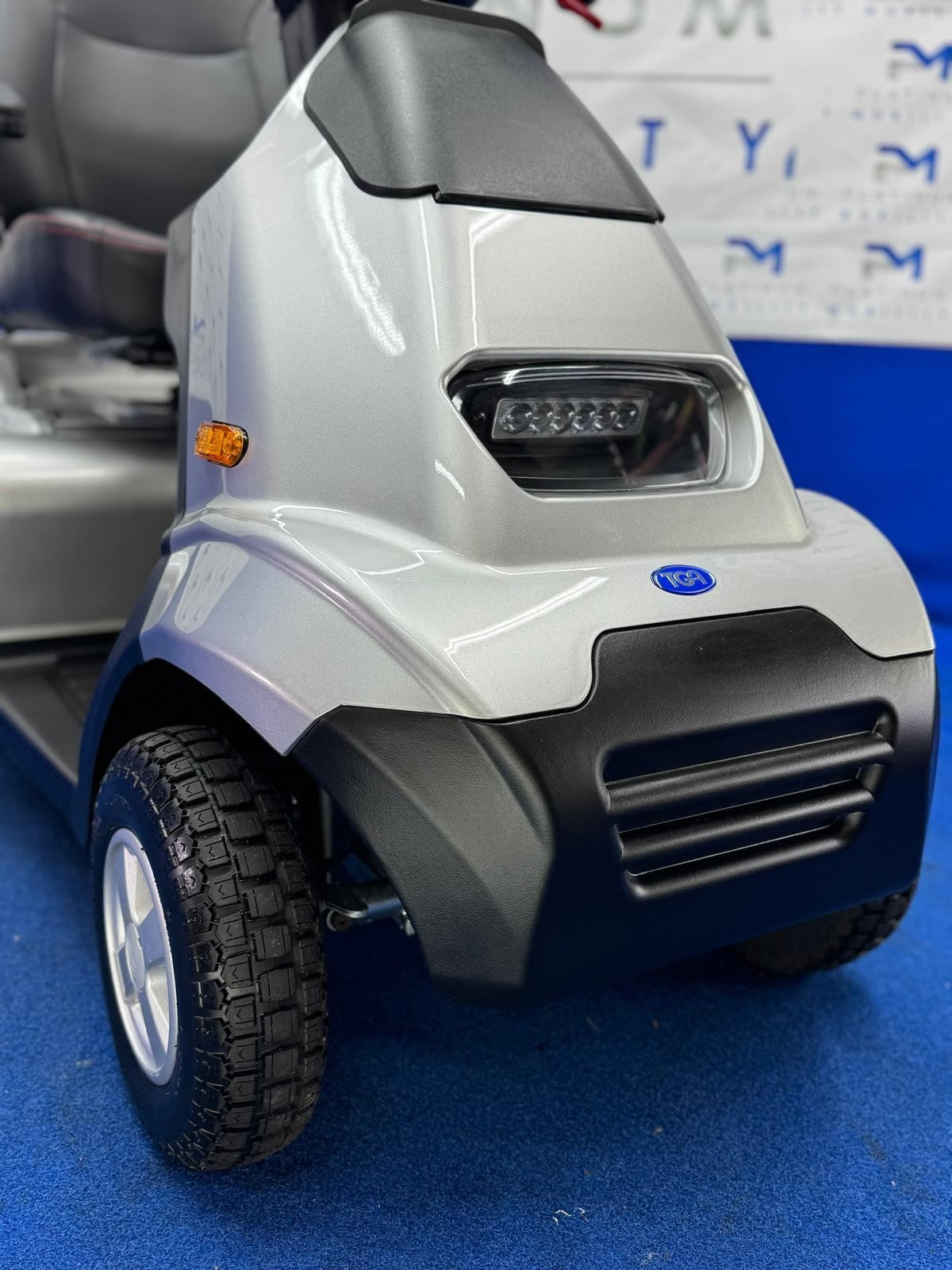 TGA Breeze S4 8MPH All Terrain Mobility Scooter Immaculate Condition