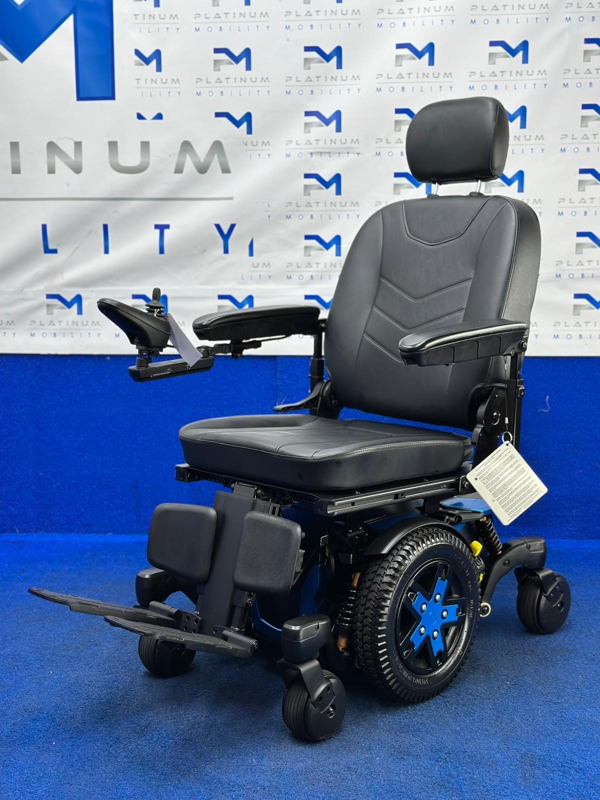 Quantum Edge 3 Stretto Powerchair – 4mph, Compact Electric Wheelchair (941)