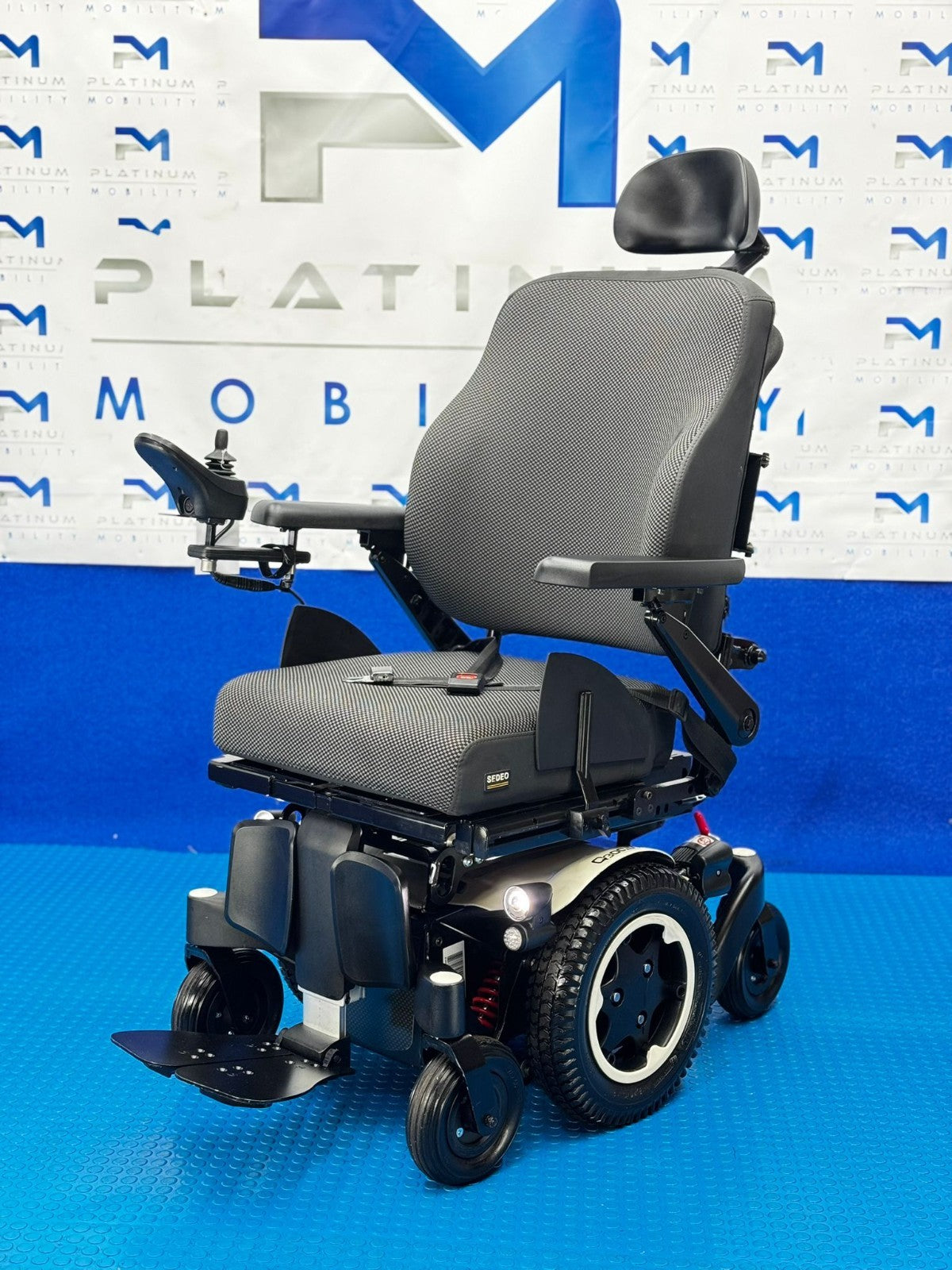 Sunrise Quickie Q300 M Mini Powerchair 6 mph Riser Electric Wheelchair 1874