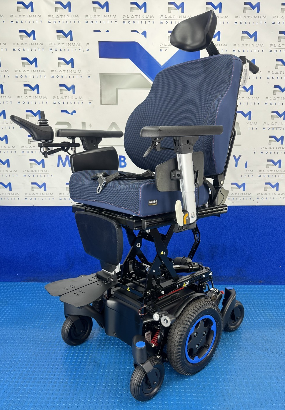 2026 Sunrise Q300M Powerchair 6MPH Electric Riser, Tilt, Recline Wheelchair 2379