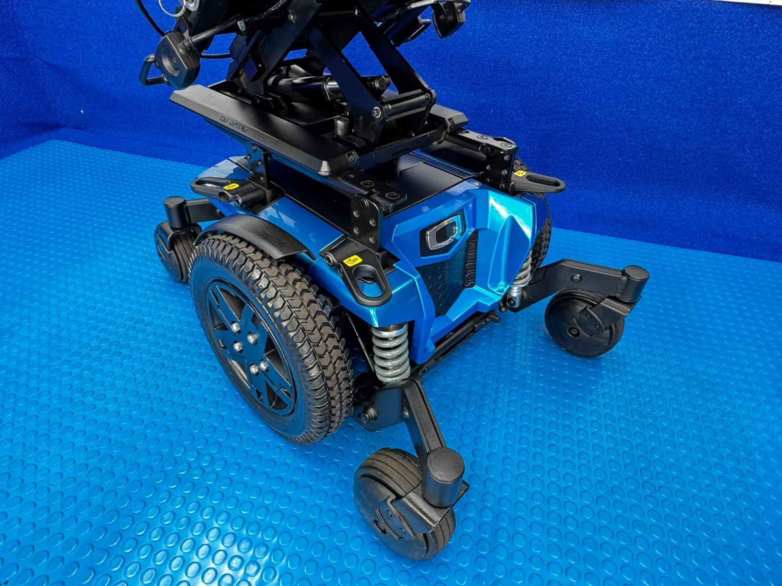 PRIDE QUANTUM EDGE 2 6 MPH ELECTRIC POWER WHEELCHAIR POWERCHAIR 1860