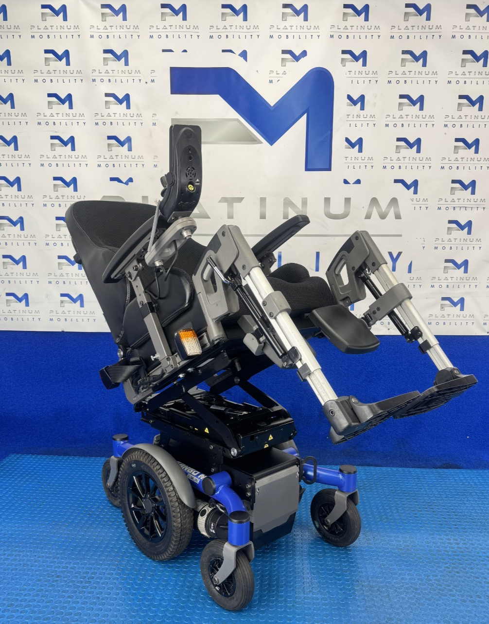 2025 Dietz Sango Advaned M Slimline 6MPH Rise & Tilt Electric Wheelchair 2541