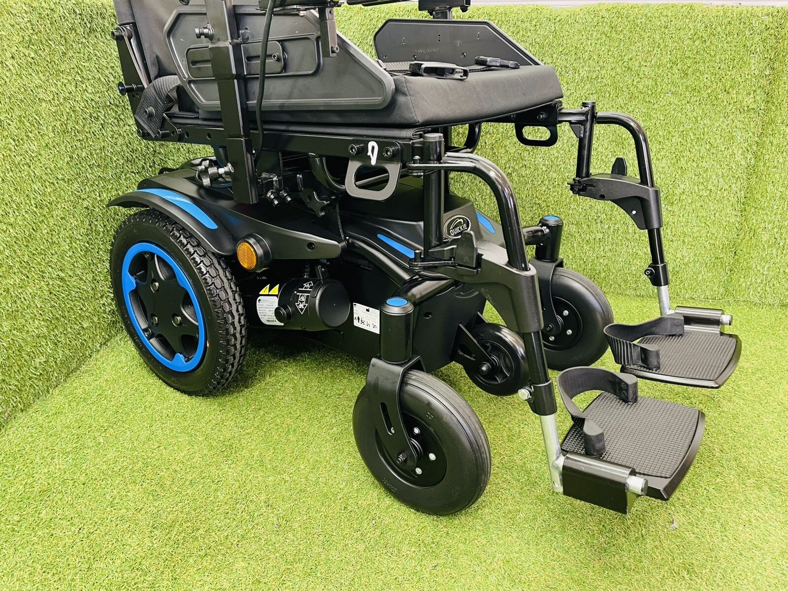 2021 Quickie Q100 R with Standard Seating Powerchair Electric Wheelchair