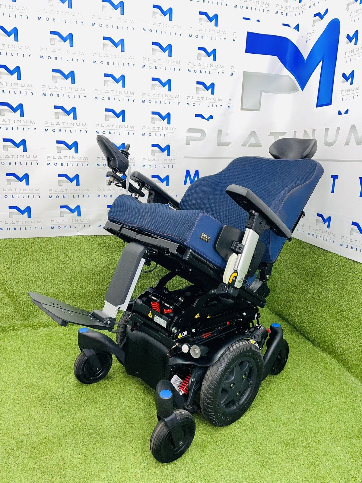 SUNRISE QUICKIE Q500M 6MPH ELECTRIC RISE MOBILITY POWERCHAIR WHEELCHAIR M2 Q6