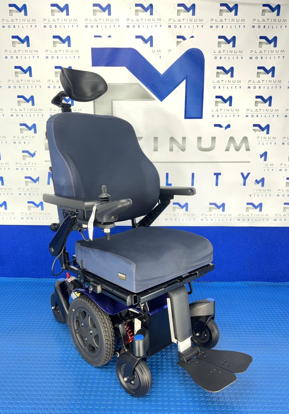 Sunrise Quickie Q300M Powerchair 4 mph Riser, Tilt Electric Wheelchair 4093