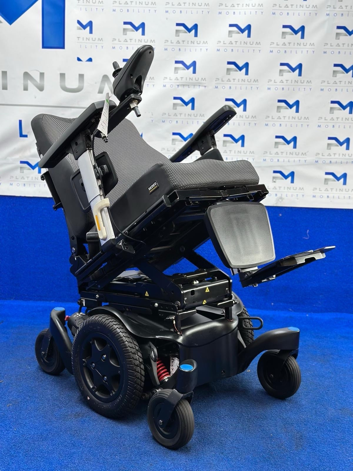 SUNRISE QUICKIE Q500 M 6MPH ELECTRIC RISE MOBILITY POWERCHAIR WHEELCHAIR 828