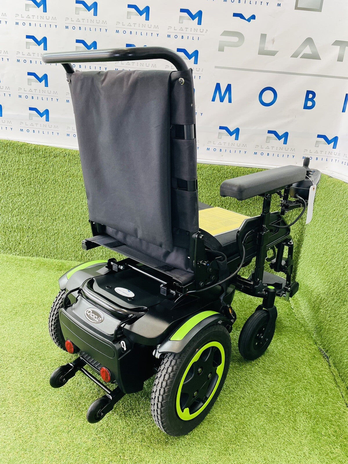 Powerchair Quickie Q100R Compact Indoor Outdoor Sunrise Medical Comfy Mid Wheel