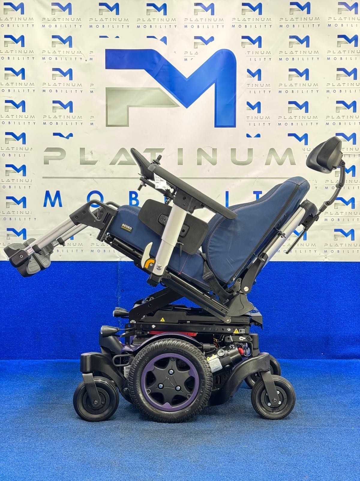 CUSTOM 2024 Sunrise Q500 M Powerchair – 6mph Riser Electric Wheelchair (1819)