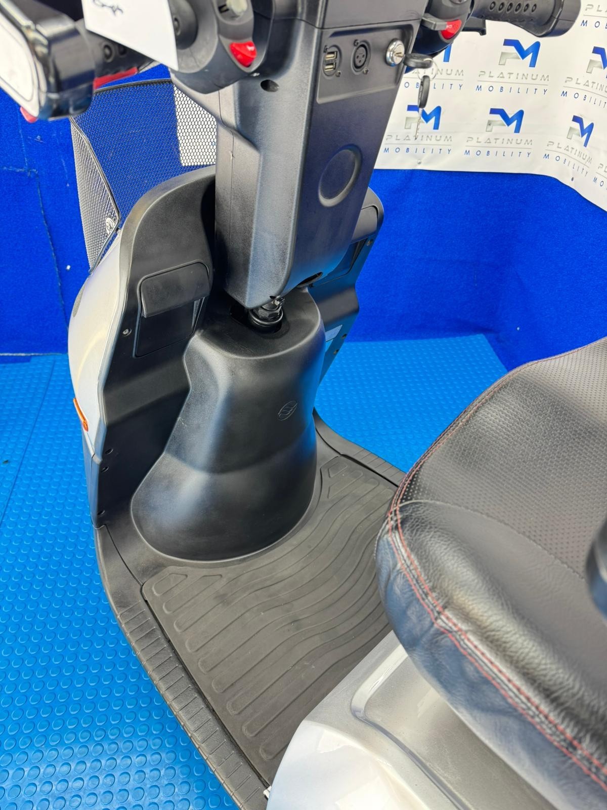 TGA Breeze S3 8MPH LARGE Mobility Scooter All Terrain *1990