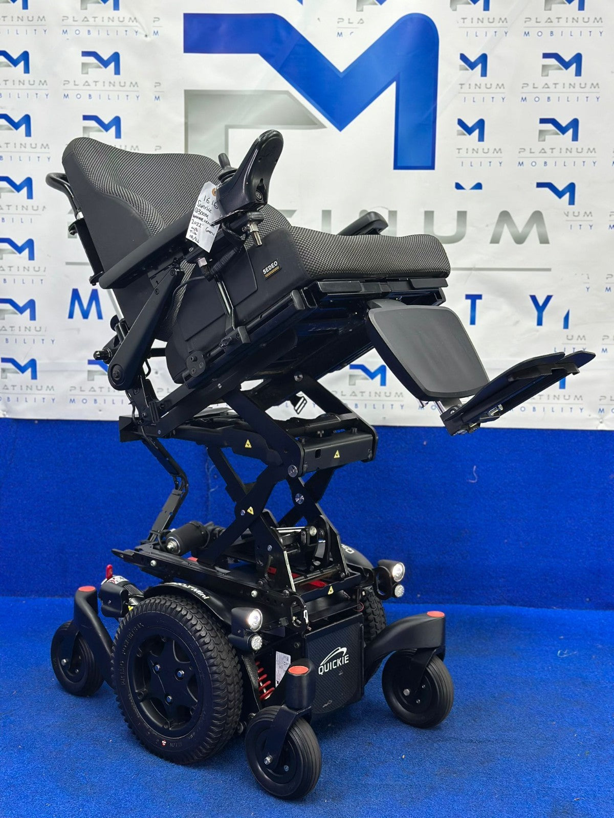 Quickie Q300 Mini Powerchair – 6mph Riser Electric Wheelchair by Sunrise (1616)