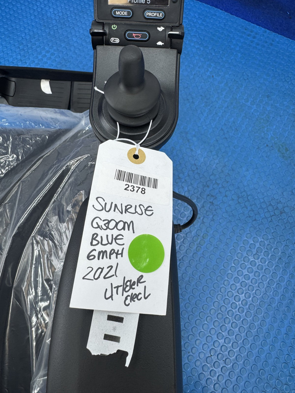 Sunrise Quickie Q300M Powerchair 6 mph Electric Riser, Tilt, legs, Recline  2378