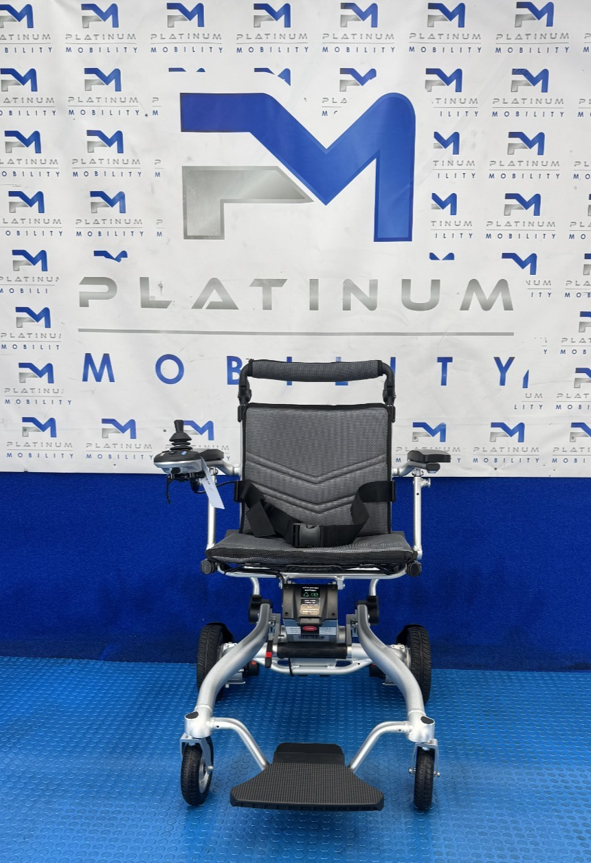 Motion Healthcare Trekker Aerolite ELECTRIC WHEELCHAIR POWERCHAIR 4MPH 2575