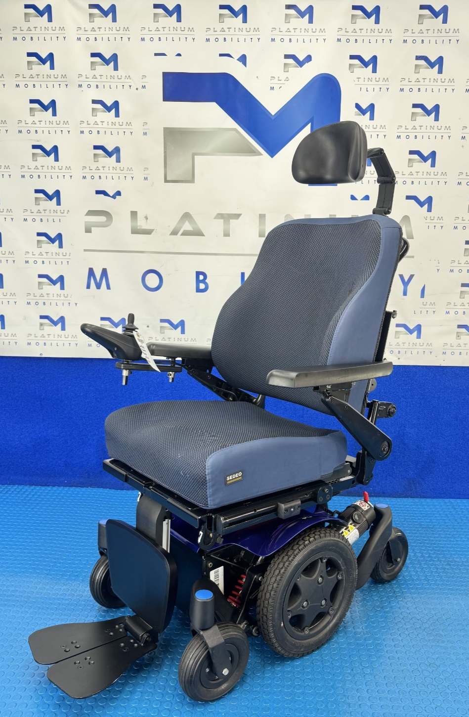Sunrise Quickie Q300 Mini – 4mph Rise and Tilt Electric Wheelchair 2326