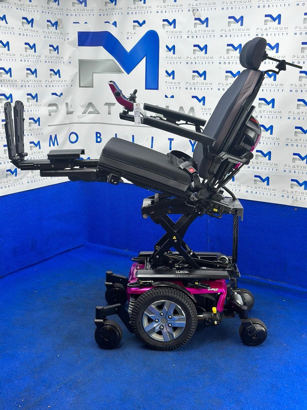PRIDE QUANTUM Q6 EDGE 2.0 i-LEVEL 6 MPH ELECTRIC MOBILITY POWERCHAIR 1137