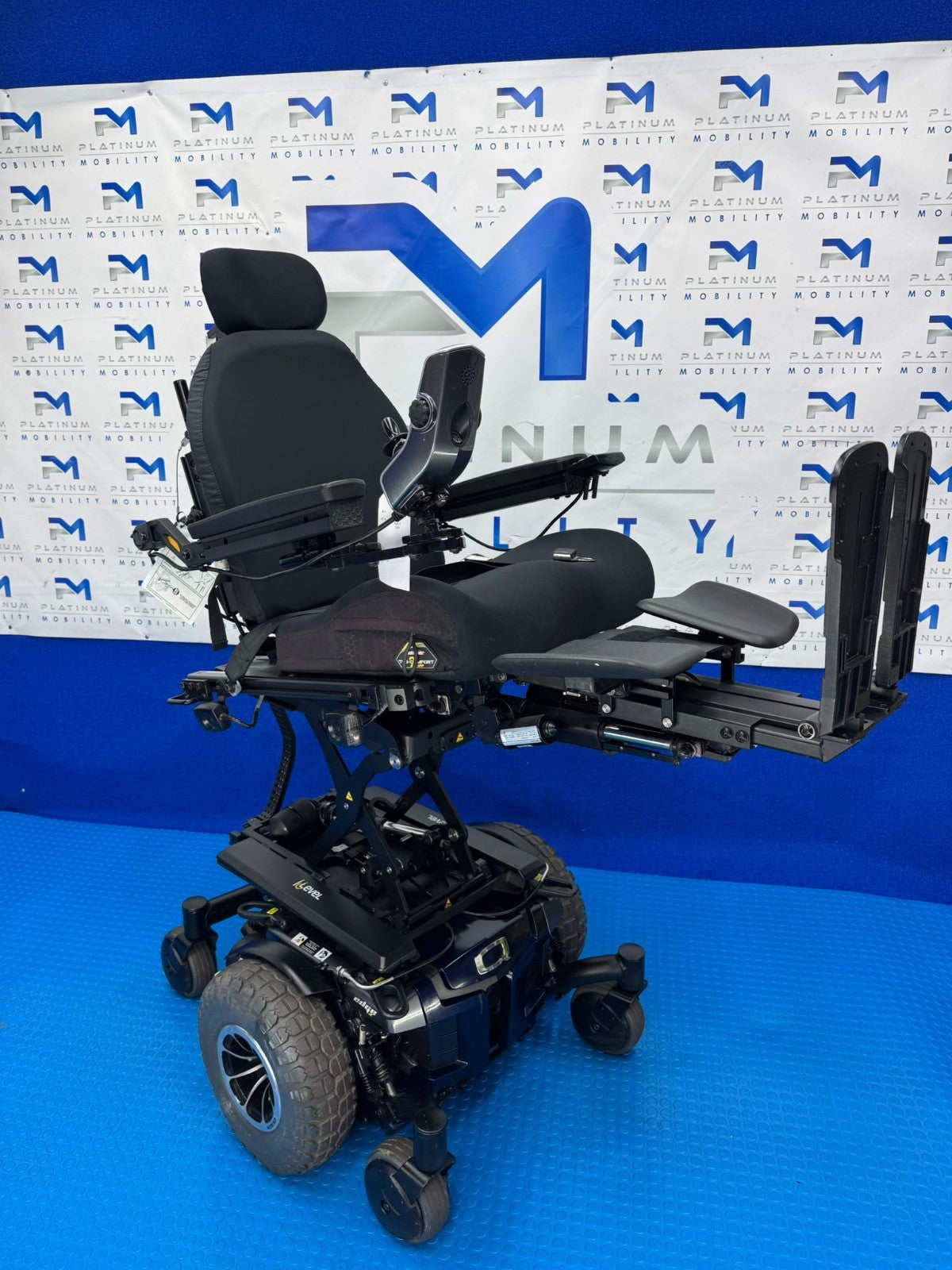 PRIDE QUANTUM Q6 EDGE Z 2.0 i-LEVEL 6 MPH ELECTRIC MOBILITY POWERCHAIR 871