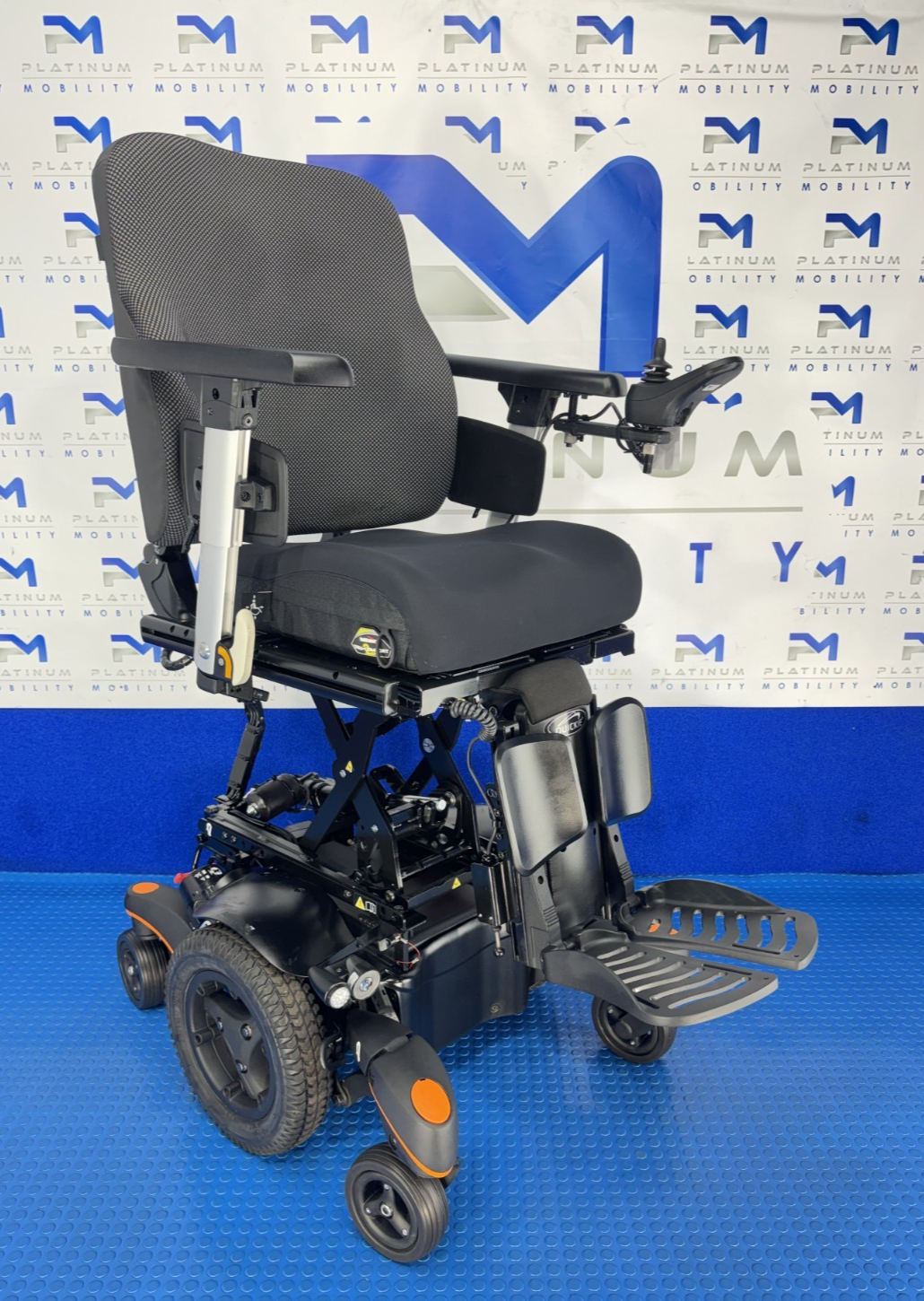 Sunrise Quickie Q700 M 6mph Electric Rise Tilt Electric Legs Powerchair 4214