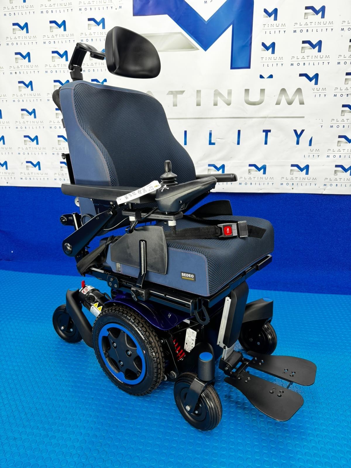 Sunrise Quickie Q300M Mini Powerchair 4 mph Riser Electric Wheelchair (1903)