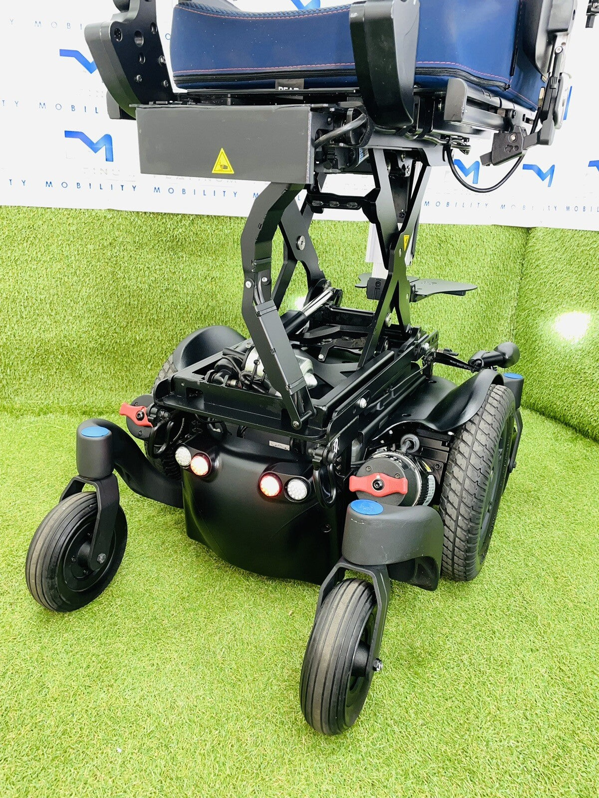 SUNRISE QUICKIE Q500M 6MPH ELECTRIC RISE MOBILITY POWERCHAIR WHEELCHAIR M2 Q6