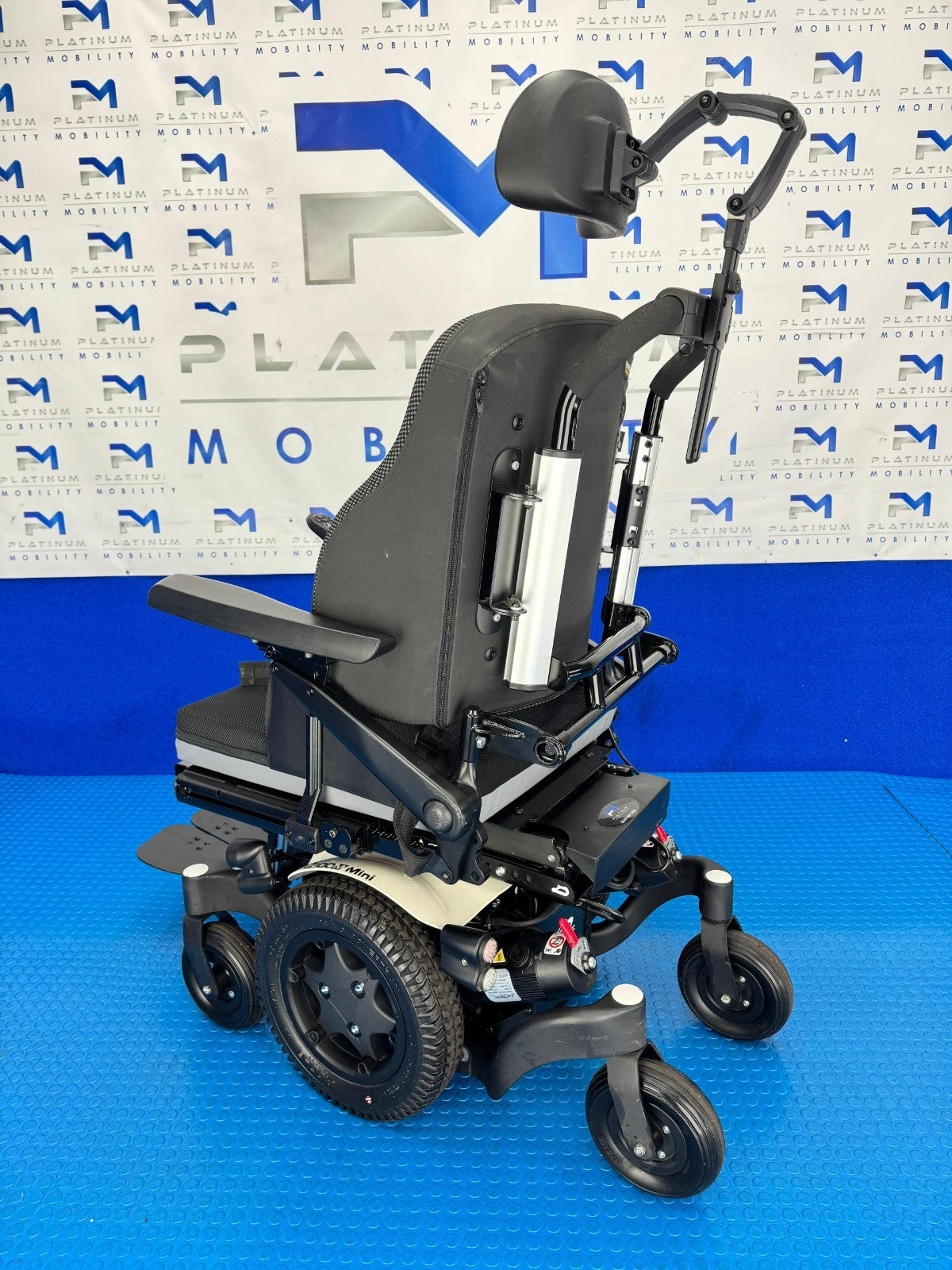 Sunrise Quickie Q300 M Mini Powerchair 6 mph Riser Electric Wheelchair 1960