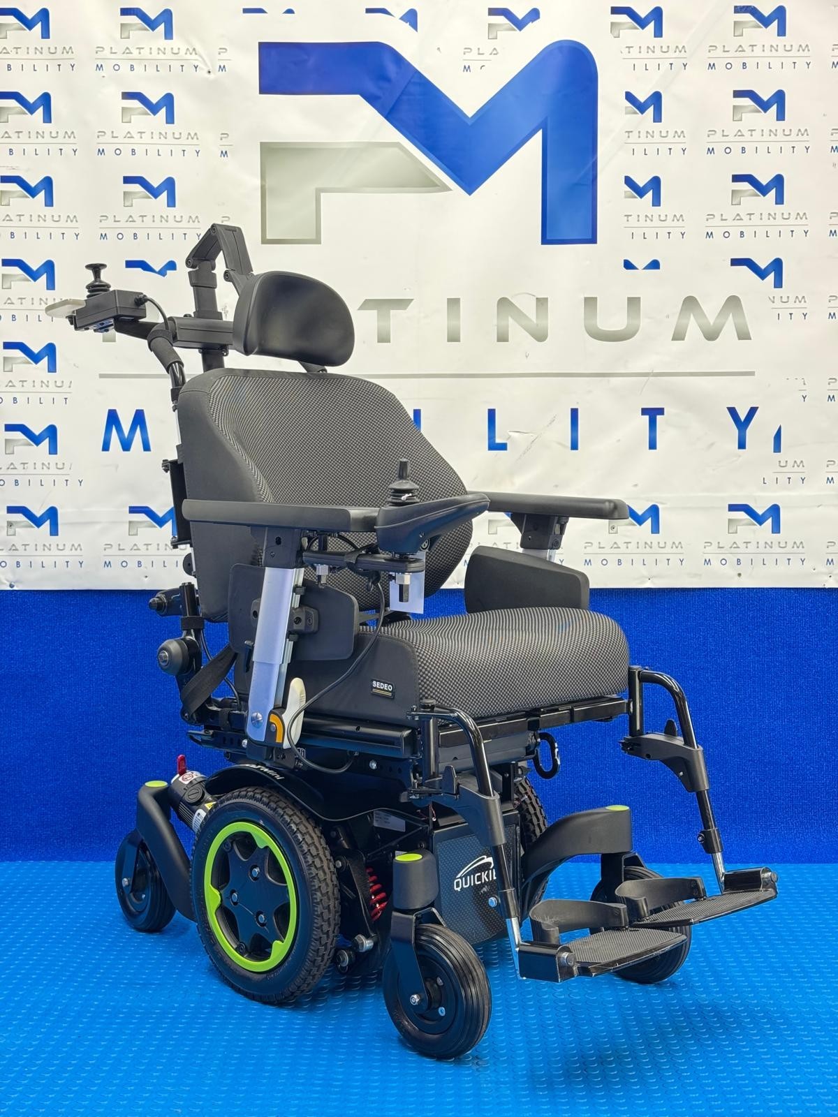 Sunrise Quickie Q300 Mini Powerchair 4mph Riser Electric Wheelchair Carer 1828