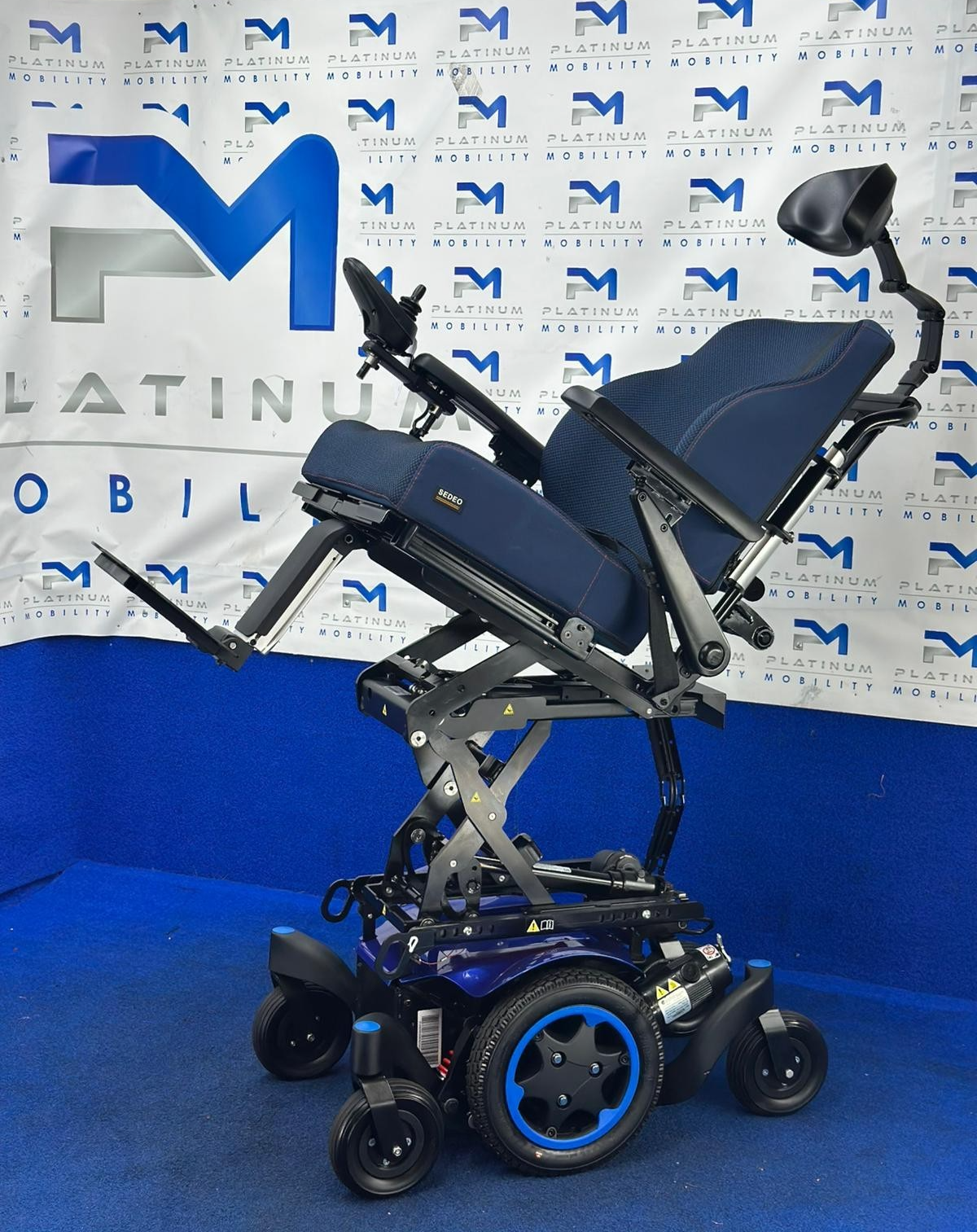 Quickie Q300 M Mini Powerchair 4 mph Riser Electric Wheelchair by Sunrise (1498)