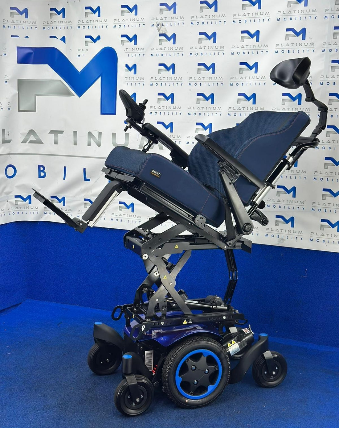 Quickie Q300 M Mini Powerchair 4 mph Riser Electric Wheelchair by Sunrise (1498)