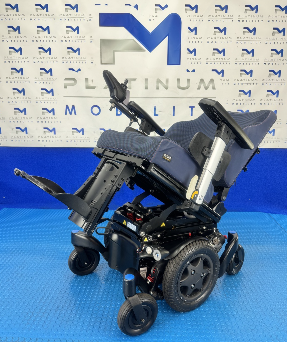 SUNRISE QUICKIE Q500M 6MPH ELECTRIC WHEELCHAIR TILT AND RISER POWERCHAIR 2239