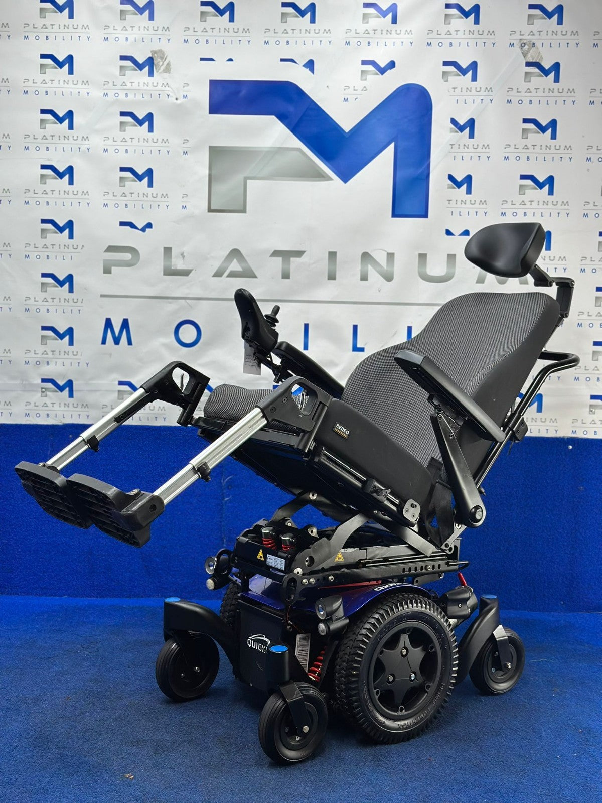 Quickie Q300 M Mini Powerchair 6 mph Riser Electric Wheelchair by Sunrise (1584)