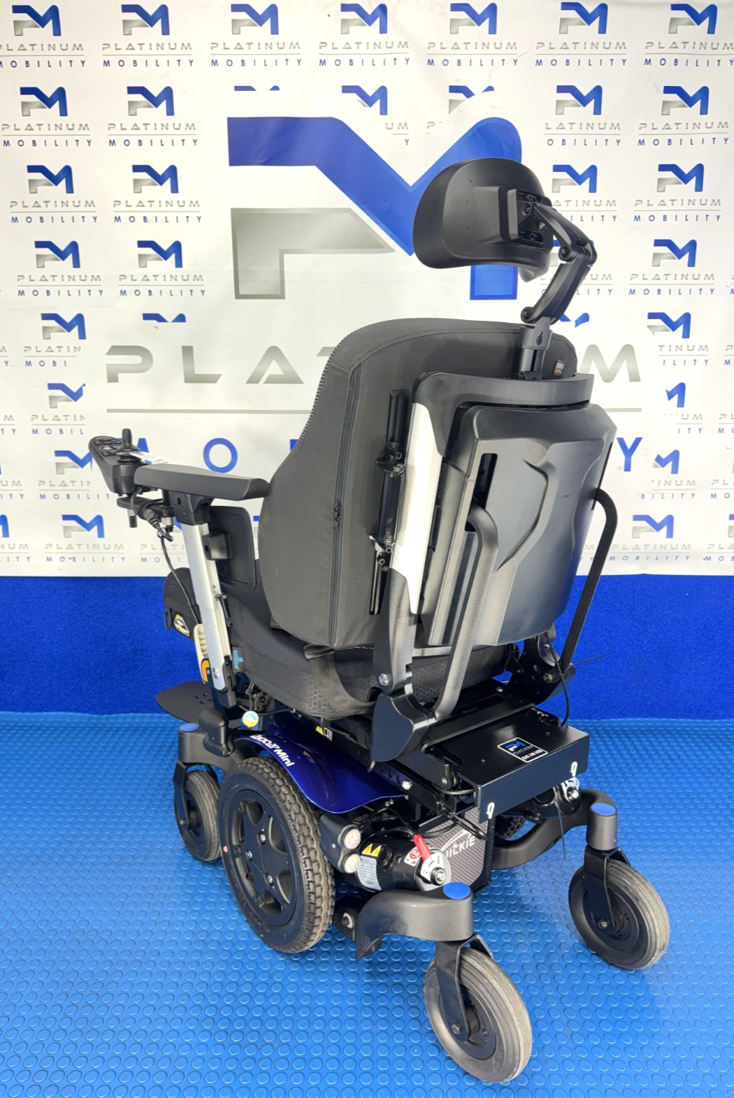 2025 Sunrise Quickie Q300M 6 mph Riser, Tilt, Manual Recline Powerchair 2912