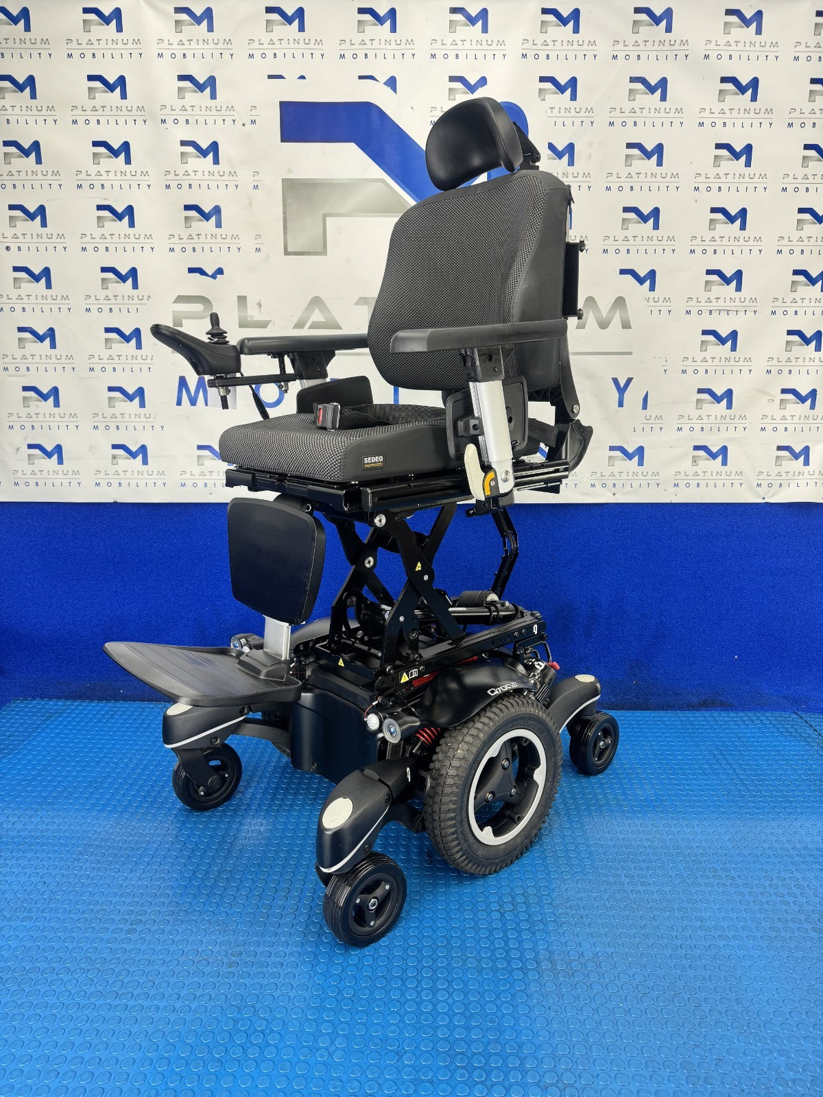 Sunrise Quickie Q700 M 6mph Electric Rise Tilt solid Tyres Wheelchair 2554