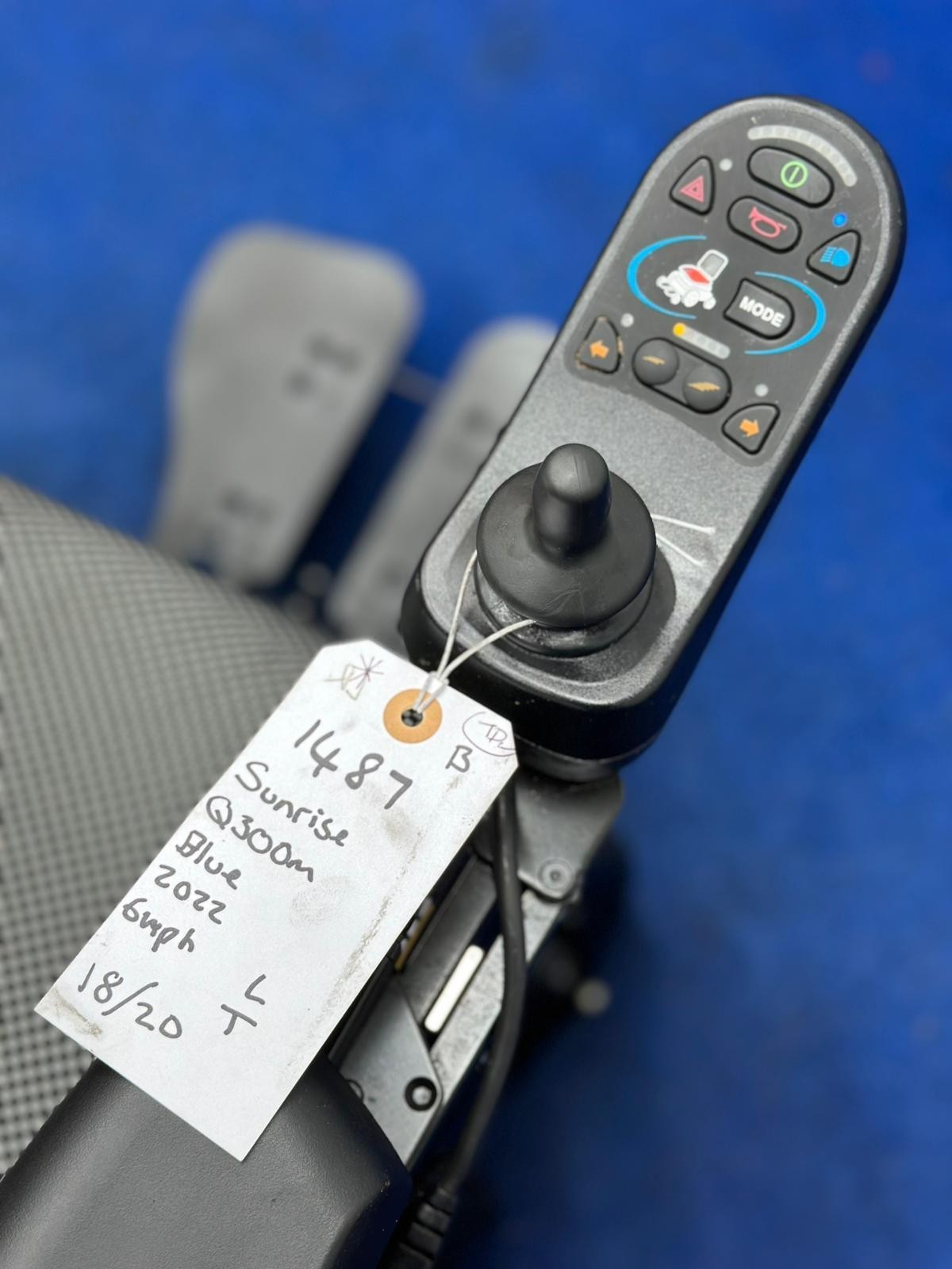 Quickie Q300 Mini Powerchair – 6mph Riser Electric Wheelchair by Sunrise (1487)