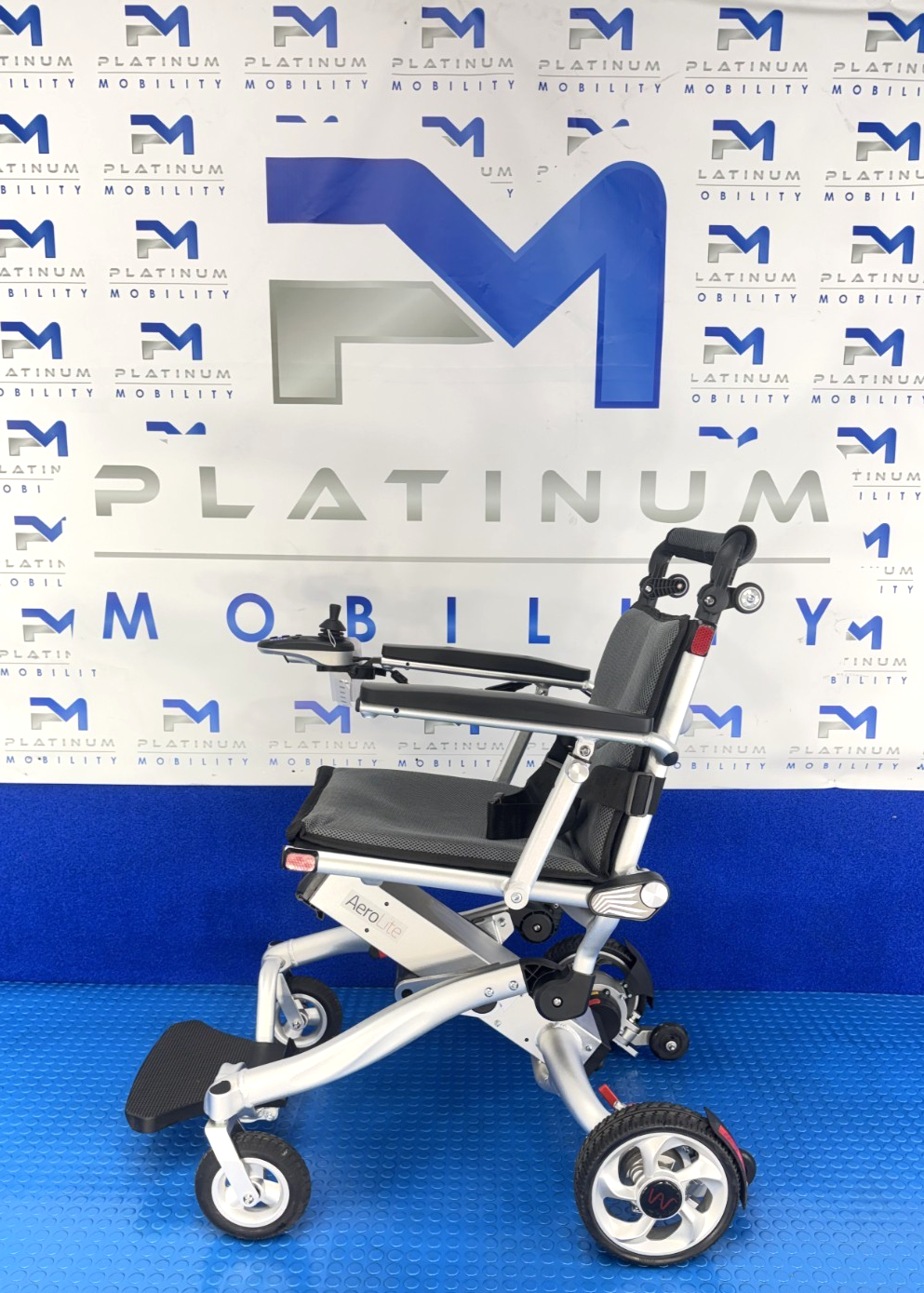 Motion Healthcare Trekker Aerolite ELECTRIC WHEELCHAIR POWERCHAIR 4MPH 2719