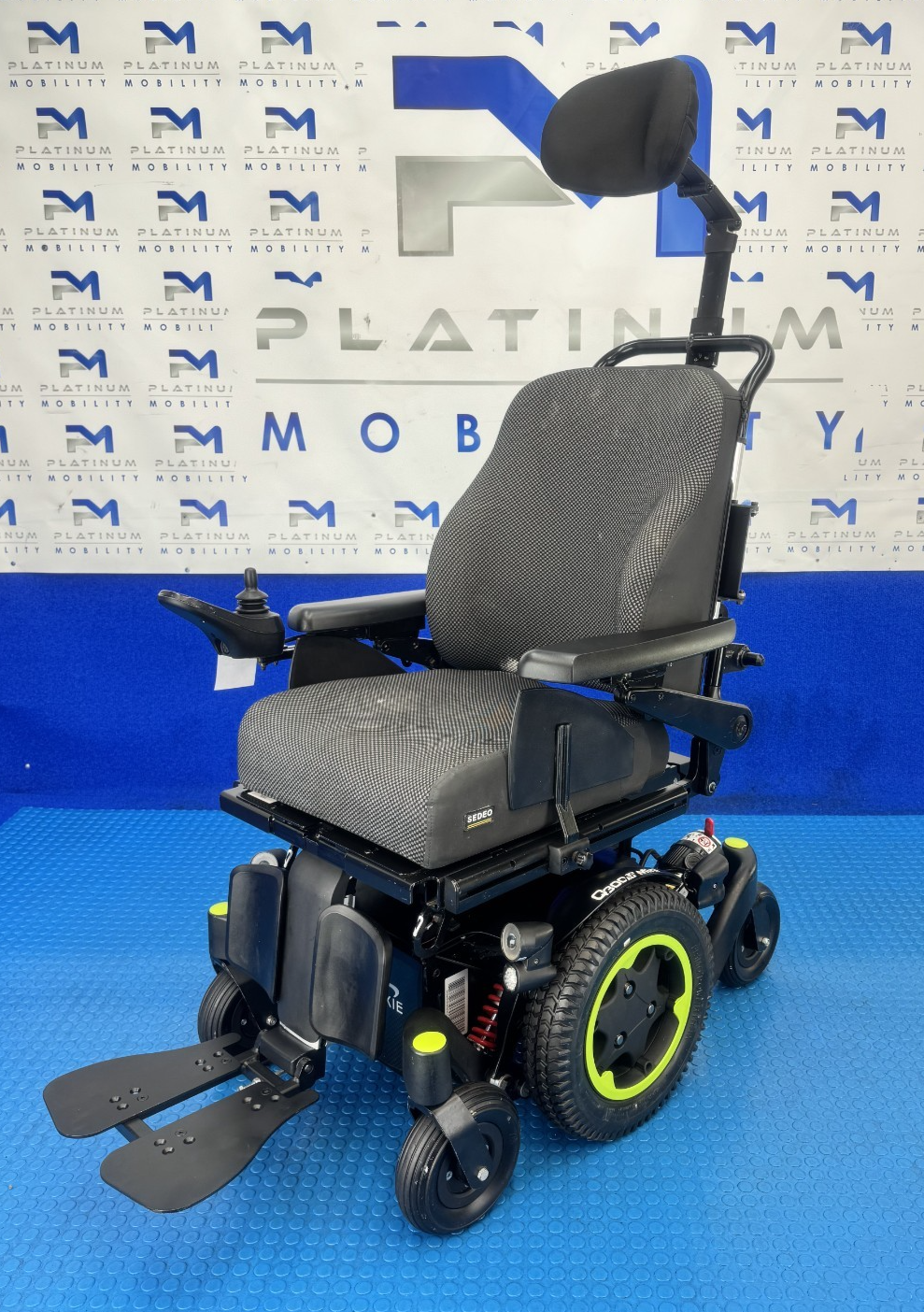 SUNRISE QUICKIE Q300 MINI RISER TILT COMPACT POWERCHAIR  2234